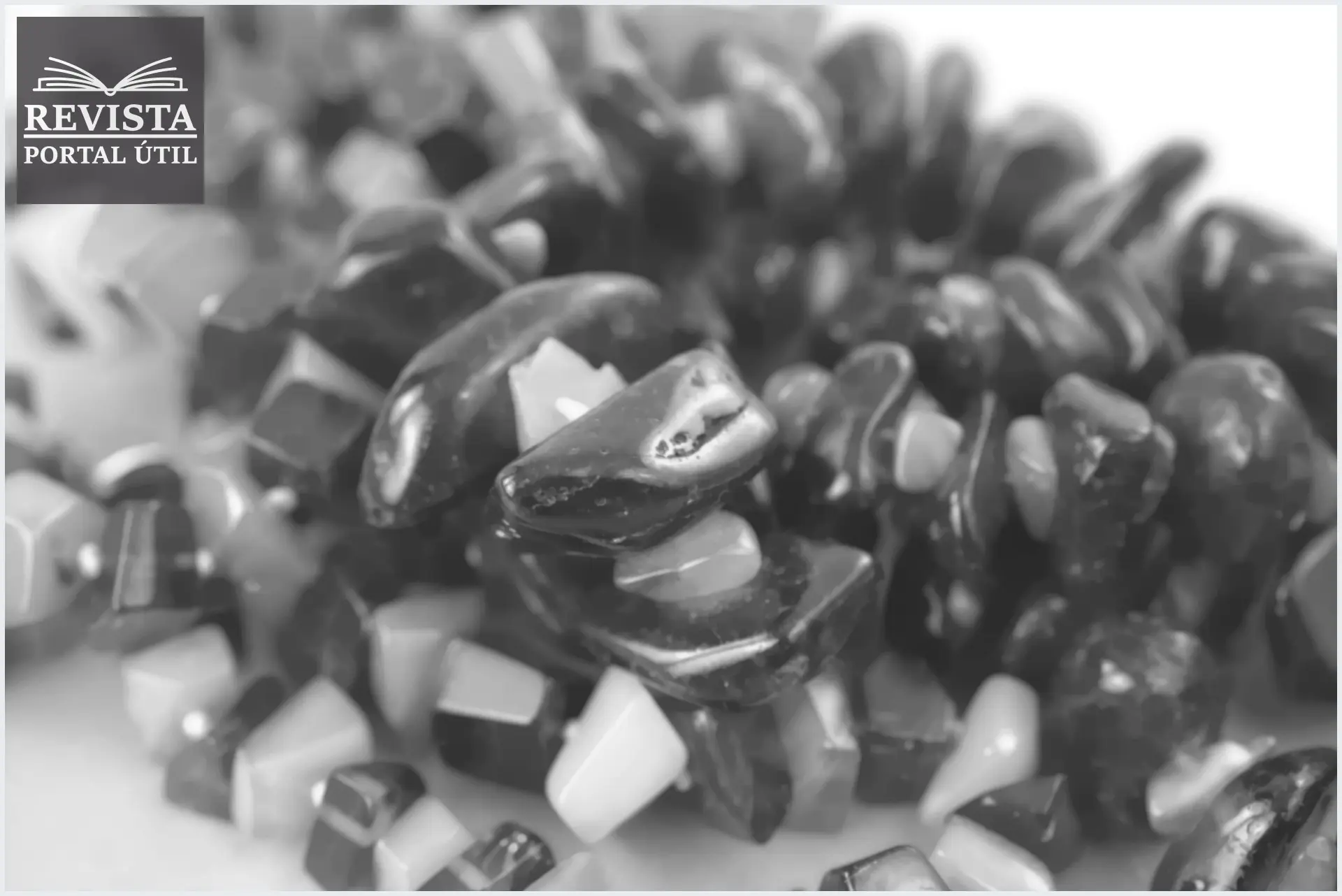 Âmbar báltico para bebê: 6 dicas essenciais Pedras de um colar âmbar báltico para bebê