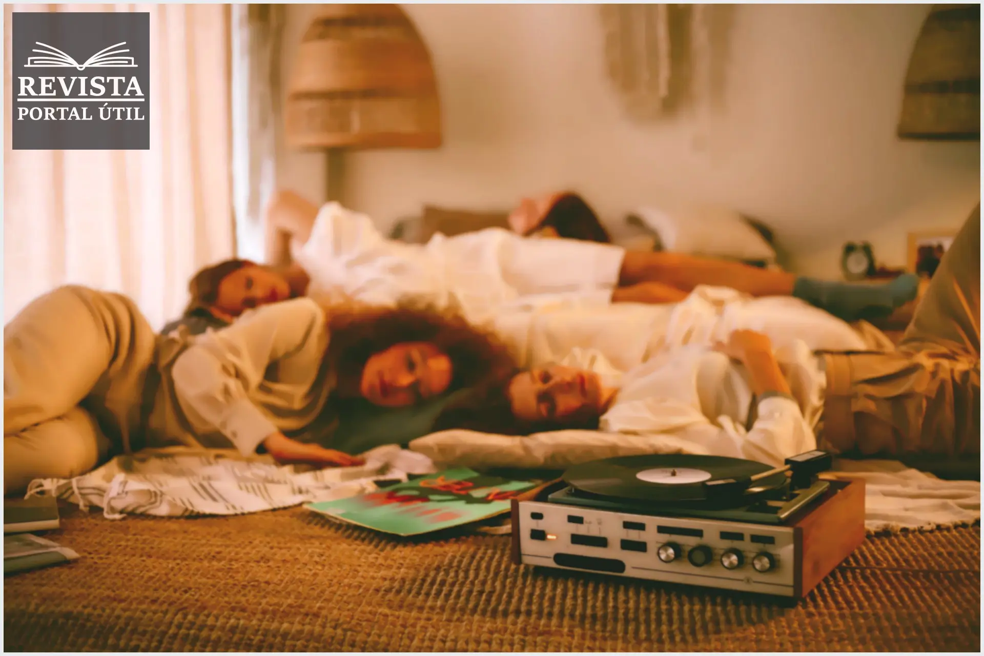 Como organizar festa do pijama em 5 passos Mulheres em uma festa de pijama