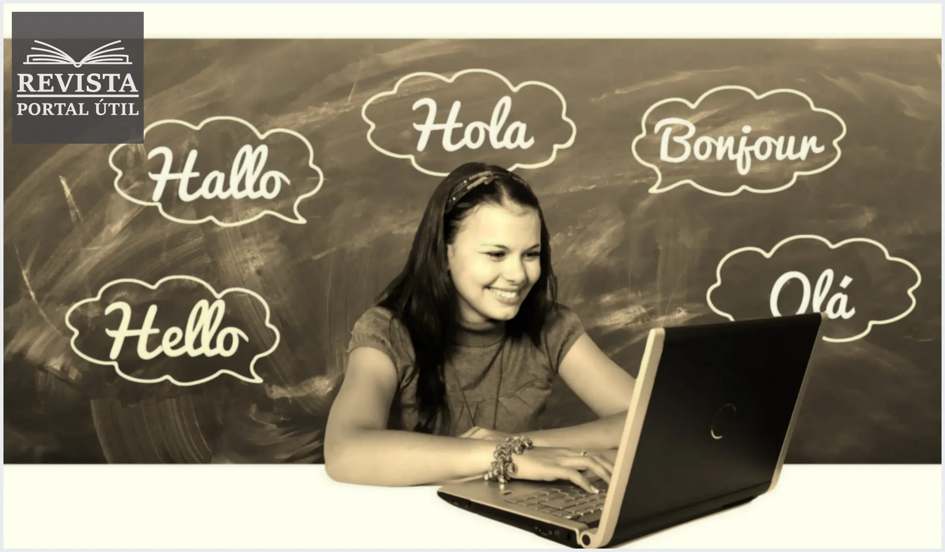 Quanto tempo leva para aprender a falar espanhol? Mulher aprendendo espanhol em um notebook