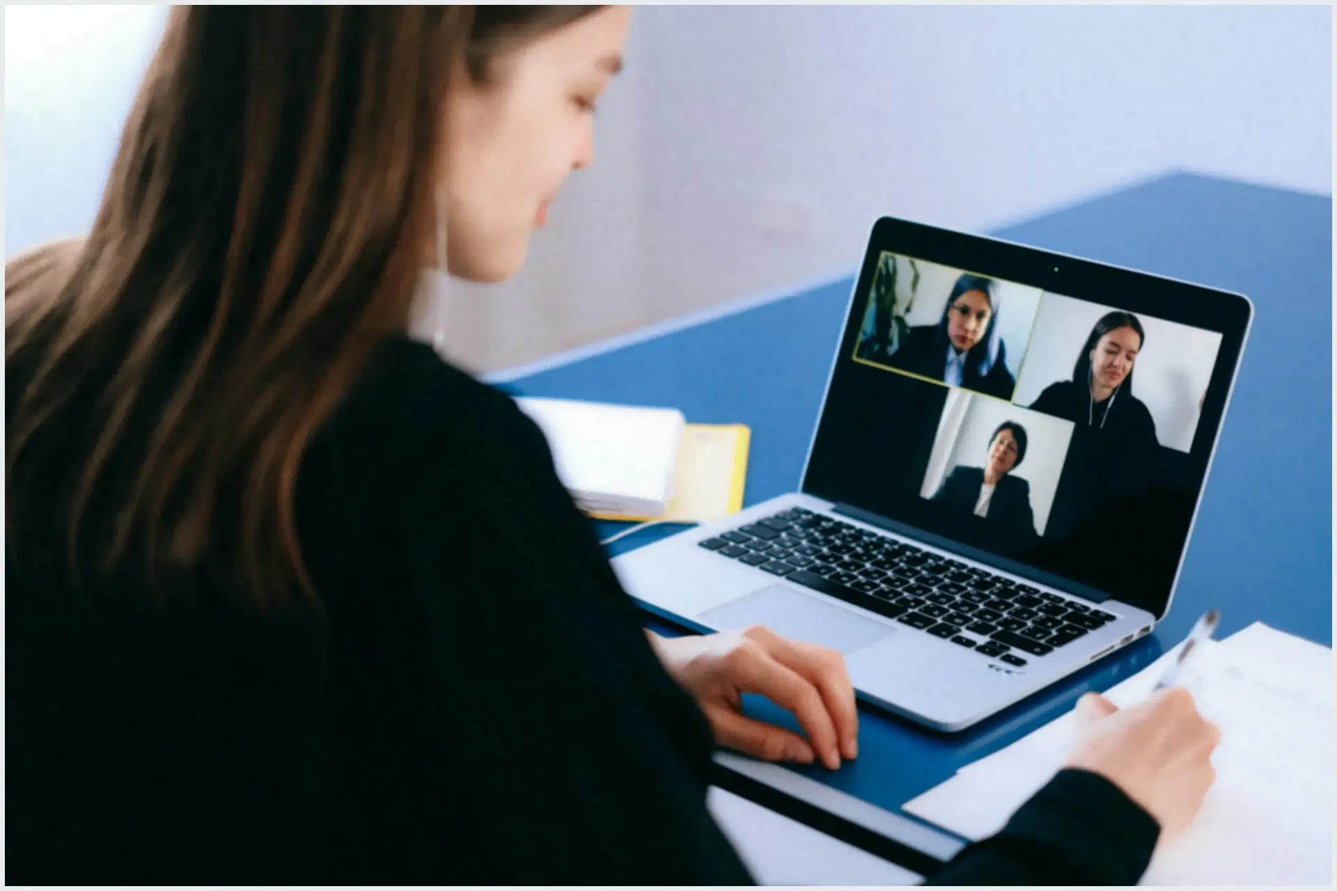 Vale a pena contratar uma consultoria digital para empresas? Vale a pena contratar uma consultoria digital para empresas?