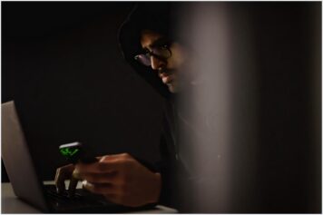 Cuidado com a Black fraude! Como não cair em golpes Cuidado com a Black fraude! Como não cair em golpes