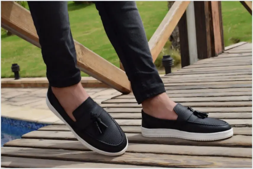 Como combinar tênis masculino sem cadarço?