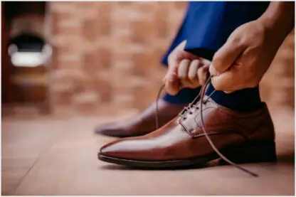 Como reconhecer um sapato de couro original pela internet?