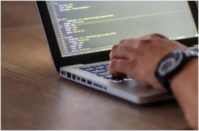 Como escolher um curso de desenvolvedor de sistemas?