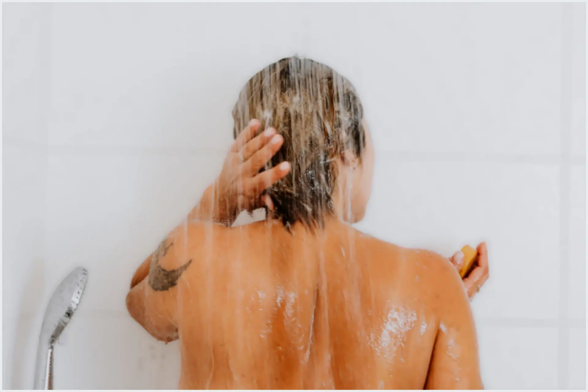 Conheça tudo sobre a hidratação profunda para cabelos crespos