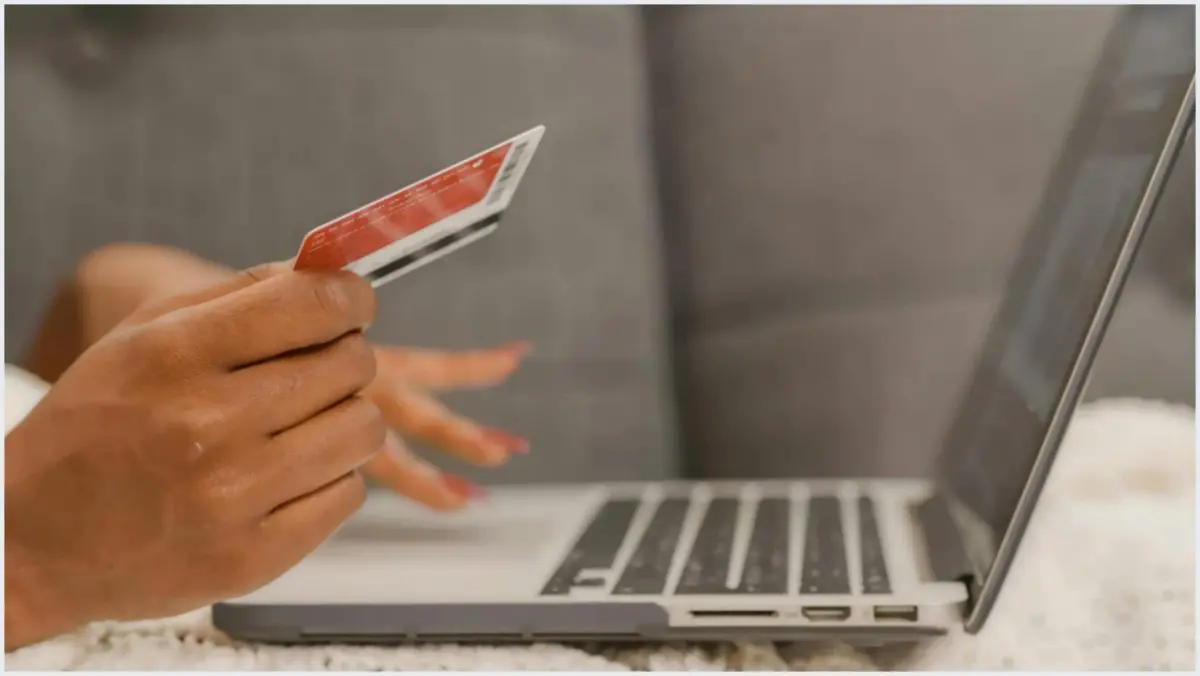 Qual o Melhor Dia do Mês para Comprar na Internet: Estratégias de Economia