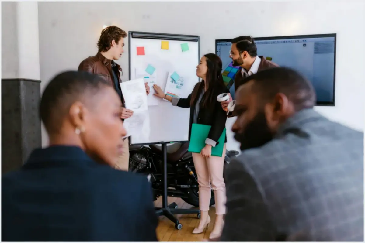 Como iniciar conversas e networking em eventos e encontros profissionais? Como iniciar conversas e networking em eventos e encontros profissionais?