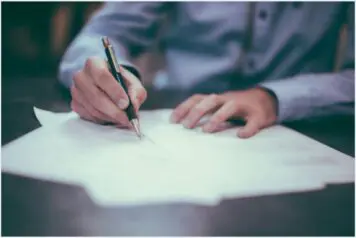 Importância da tradução juramentada em documentos legais Importância da tradução juramentada em documentos legais