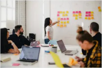Marketing 360º: por que as agências digitais são hoje a peça-chave para o sucesso de empresas físicas Marketing 360º: por que as agências digitais são hoje a peça-chave para o sucesso de empresas físicas