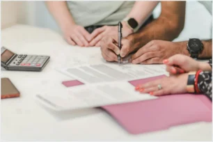 Por que oferecer crédito consignado aos funcionários do seu condomínio pode ser uma boa ideia para todos