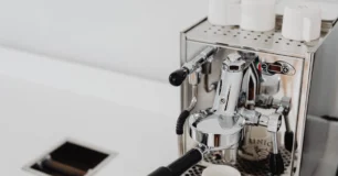 A cafeteira baratinha que conquistou os amantes de café