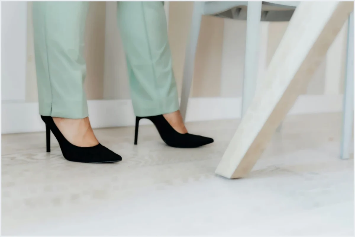 Como montar looks incríveis com um scarpin preto? Como montar looks incríveis com um scarpin preto?