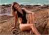 Maiôs Estampados: Estilo e conforto nas Praias da Europa Maiôs Estampados: Estilo e conforto nas Praias da Europa