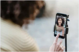 Insegurança diante das câmeras? Técnicas práticas para vencer o medo de gravar vídeos