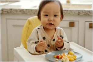 Como fazer a introdução alimentar de um bebê com alergia?