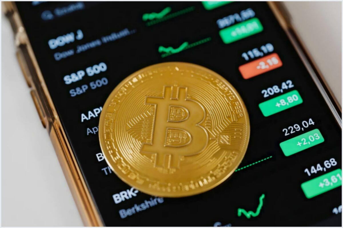 Mais do que jogo: palpites esportivos com cripto criam nova forma de torcer e ganhar Mais do que jogo: palpites esportivos com cripto criam nova forma de torcer e ganhar