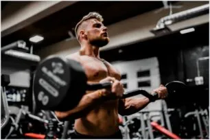 A ciência do descanso entre séries: otimize sua recuperação e seus ganhos