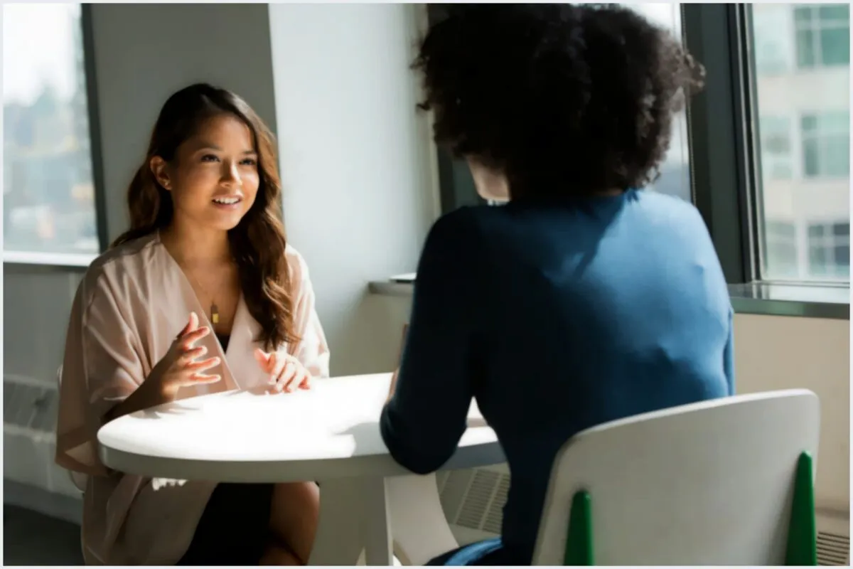 7 assuntos que mais rendem conversa entre os brasileiros