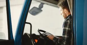 Documentação para transportadores: o guia completo de quem trabalha com transporte de cargas no Brasil