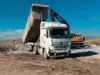 Caminhão basculante: como funciona o transporte de terra em obras e terraplenagem Caminhão basculante: como funciona o transporte de terra em obras e terraplenagem